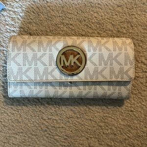 Michael Kors wallet